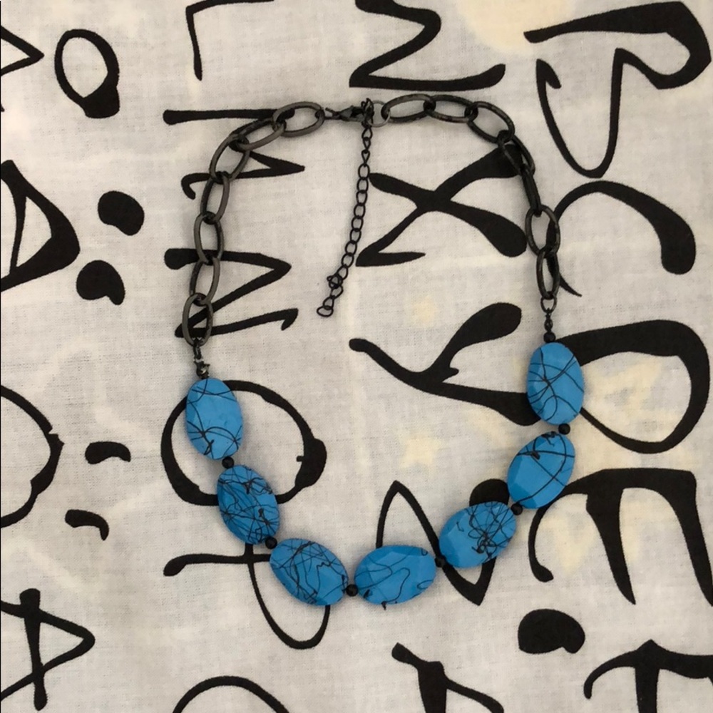 🌳chunky blue necklace